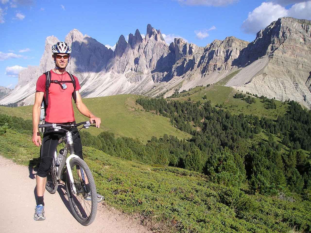 What Is the Best Electric Mountain Bike for Trail Enthusiasts? 2 Key Features to Look For
