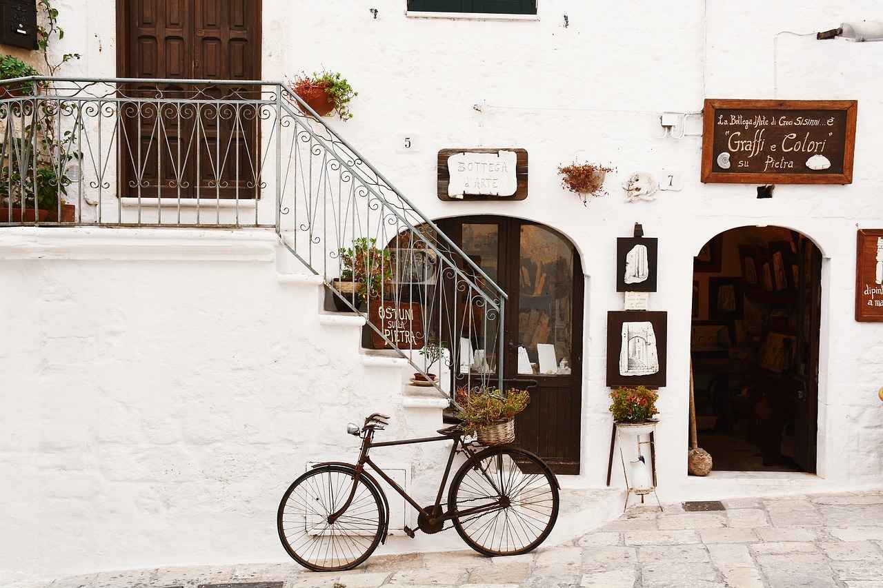 Electric Bike Accessories You Didn’t Know You Needed in 2025